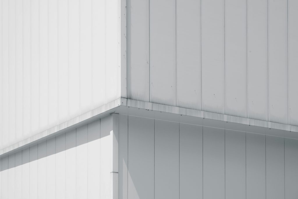Remorque rangement vertical : gagner de l'espace et faciliter la maintenance